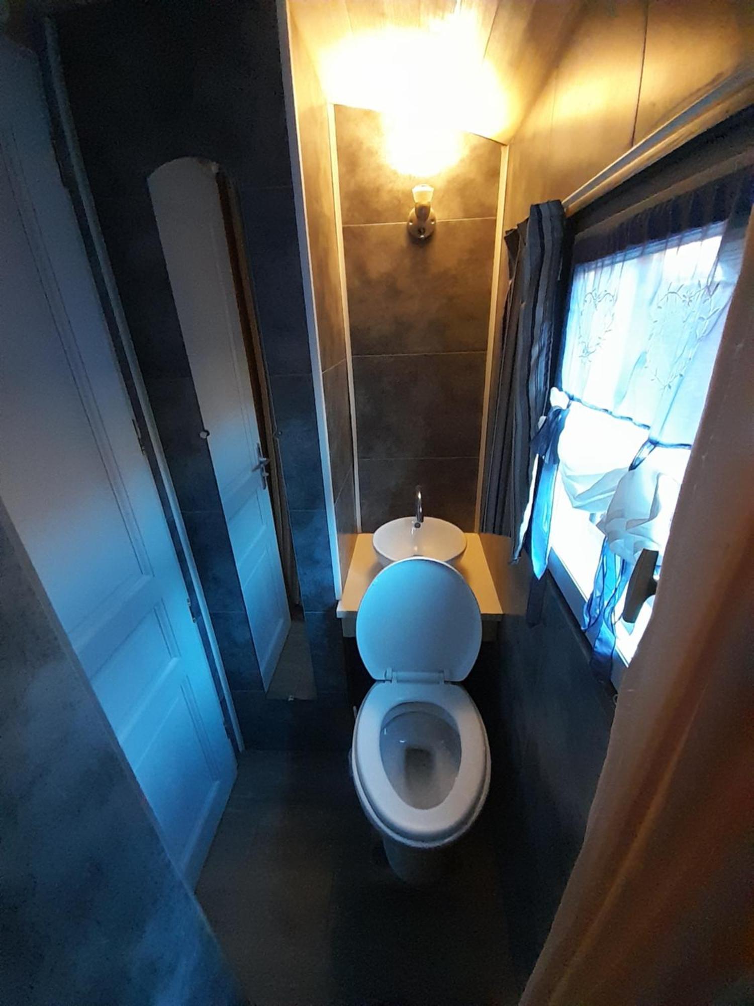 Location Type Gite, Chambre D'Hote, Meuble De Tourisme Dans Joli Petit Chalet Typique Et Ou Jolie Roulotte Type Boheme Waldighoffen Eksteriør billede
