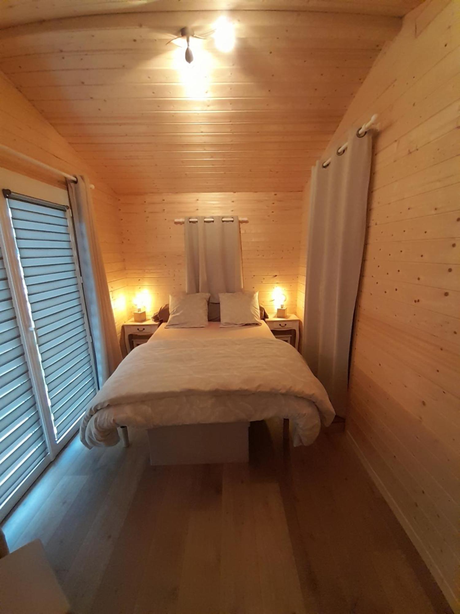 Location Type Gite, Chambre D'Hote, Meuble De Tourisme Dans Joli Petit Chalet Typique Et Ou Jolie Roulotte Type Boheme Waldighoffen Eksteriør billede