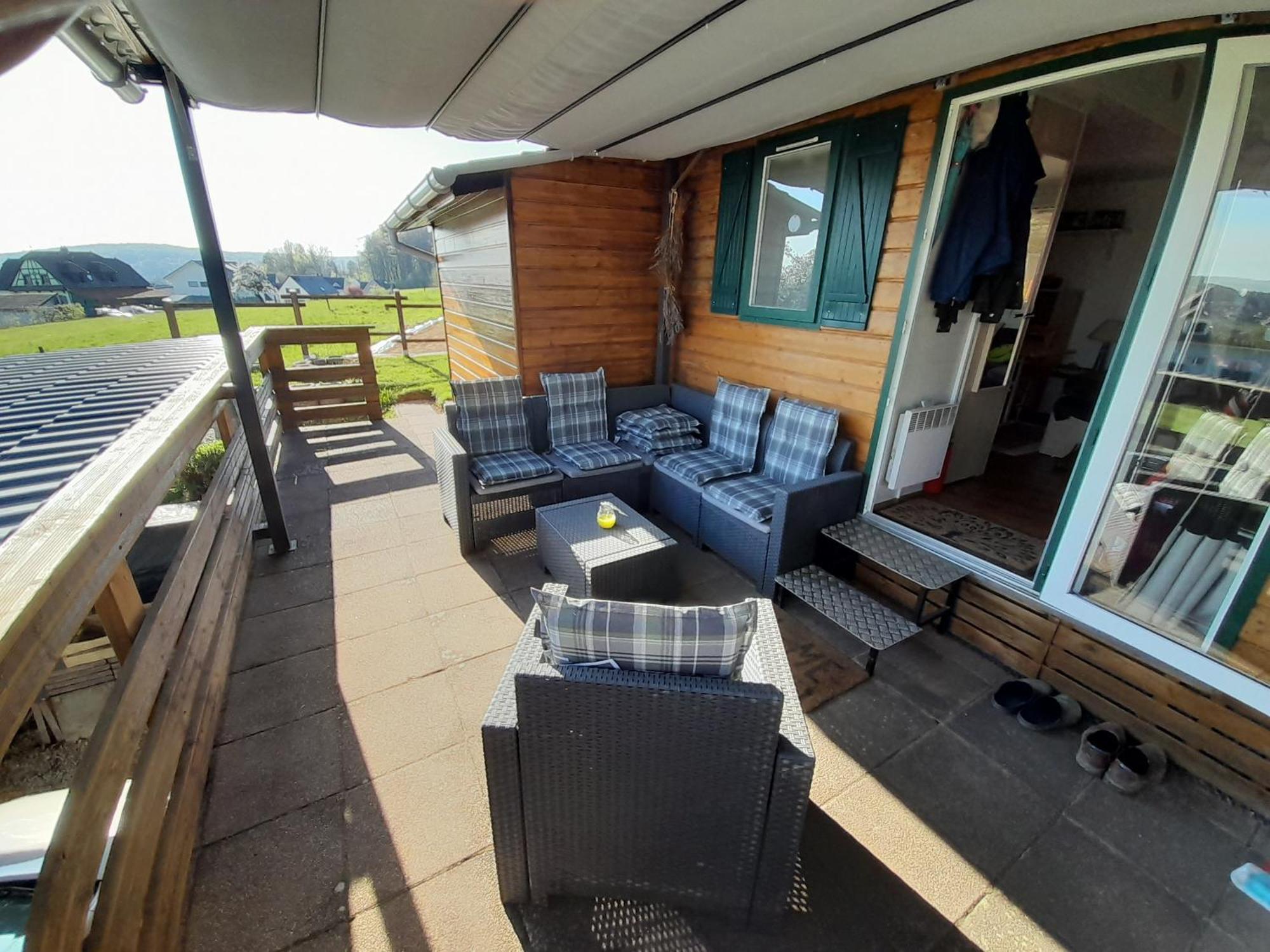 Location Type Gite, Chambre D'Hote, Meuble De Tourisme Dans Joli Petit Chalet Typique Et Ou Jolie Roulotte Type Boheme Waldighoffen Eksteriør billede