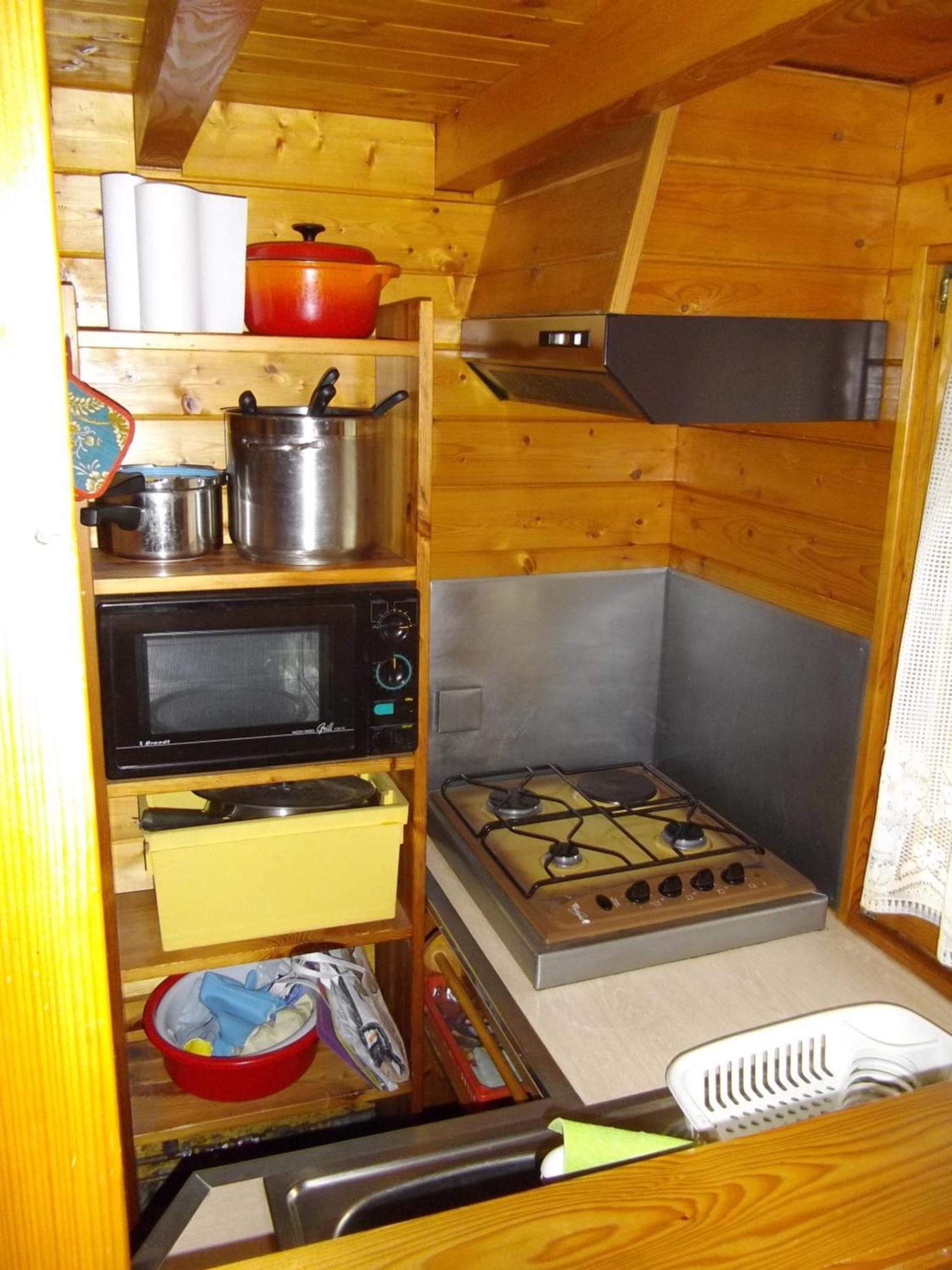 Location Type Gite, Chambre D'Hote, Meuble De Tourisme Dans Joli Petit Chalet Typique Et Ou Jolie Roulotte Type Boheme Waldighoffen Eksteriør billede